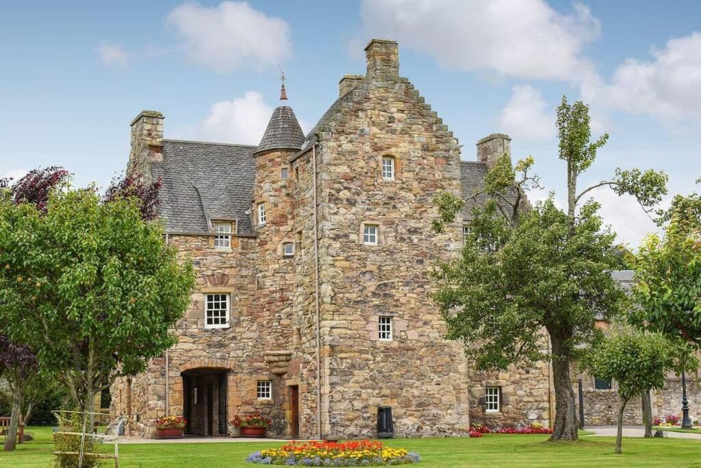 Marys Garden View North Apartment Jedburgh Bagian luar foto